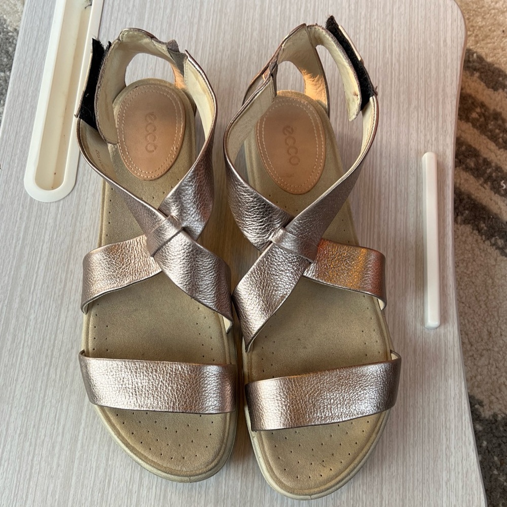 ECCO Damara Sandal in Metallic Gray/Pewter Sz 9.5* Womens (see note about size)